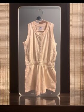 Nike Romper/Jumper/1pc Scoop Neck Snap Buttons Cream/Khaki Pocket Elastic NWT